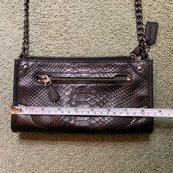 Unique Coach Crossbody. - Picture 5 of 11